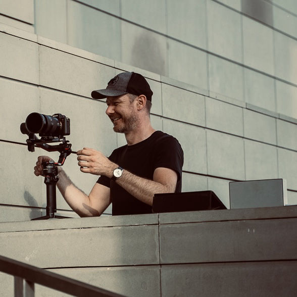 produkcja video nagrania video leszek gorski teledyski wrocław kamerzysta wrocław publicon studio wrocław fotograf wrocław studio fotograficzne sesje zdjęciowe fotografia biznesowa nagrania teledysków nagrania lektorskie nagrania video studio muzyczne lektor leszek gorski wrocław