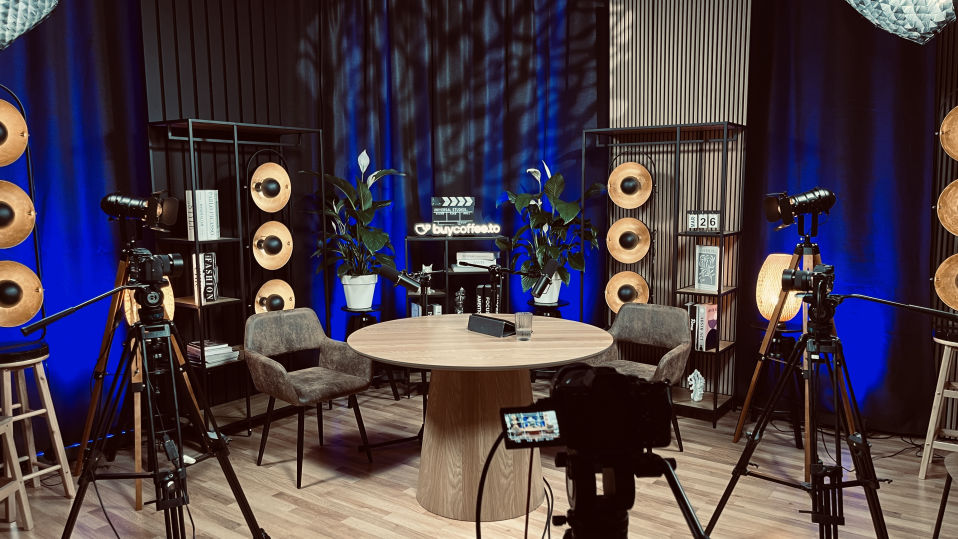 video podcast studio nagrań studio wideo publicon studio wrocław wideo  studio fotograficzne fotgraf leszek gorski sesja biznesowa sesja wizerunkowa fotografia portretowa teledyski klip muzyczny